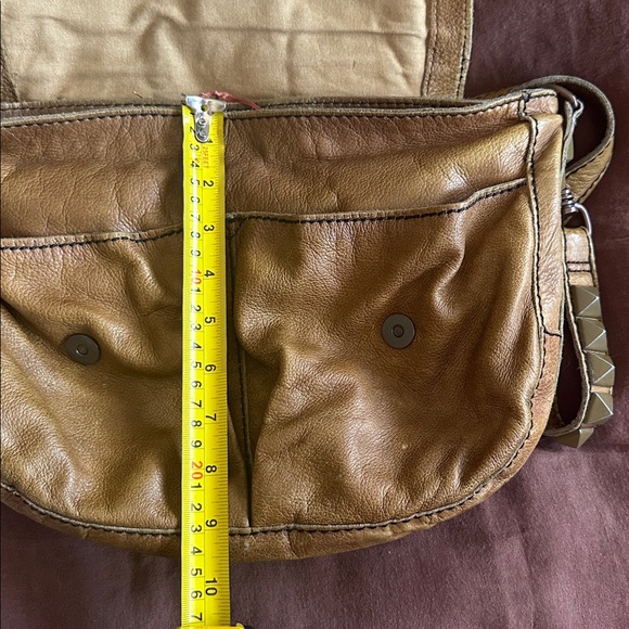 🇩🇪Liebeskind Berlin ‘Hailey’ Tan Leather studded, punk rock, crossbody purse EUC - Picture 13 of 16